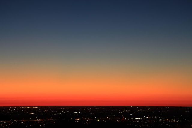달이 지구에서 멀어지는 원인: 조석력과 에너지 전달